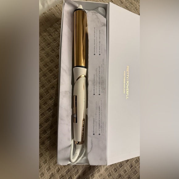 Elegant White Hair Accessory - Picture 2 of 3